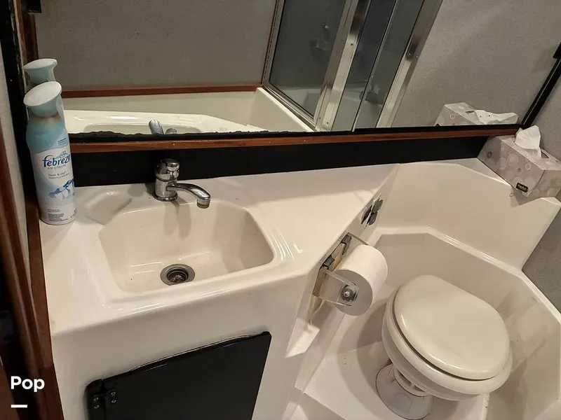 Slide: The Image of Bayliner 4588 Pilothouse 1992 - 16184390