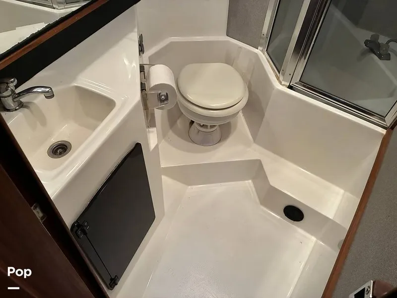 Slide: The Image of Bayliner 4588 Pilothouse 1992 - 16184392