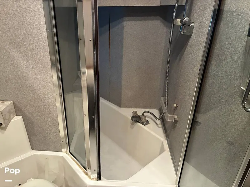 Slide: The Image of Bayliner 4588 Pilothouse 1992 - 16184394