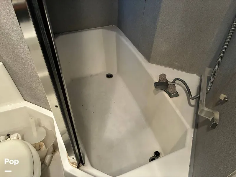 Slide: The Image of Bayliner 4588 Pilothouse 1992 - 16184395