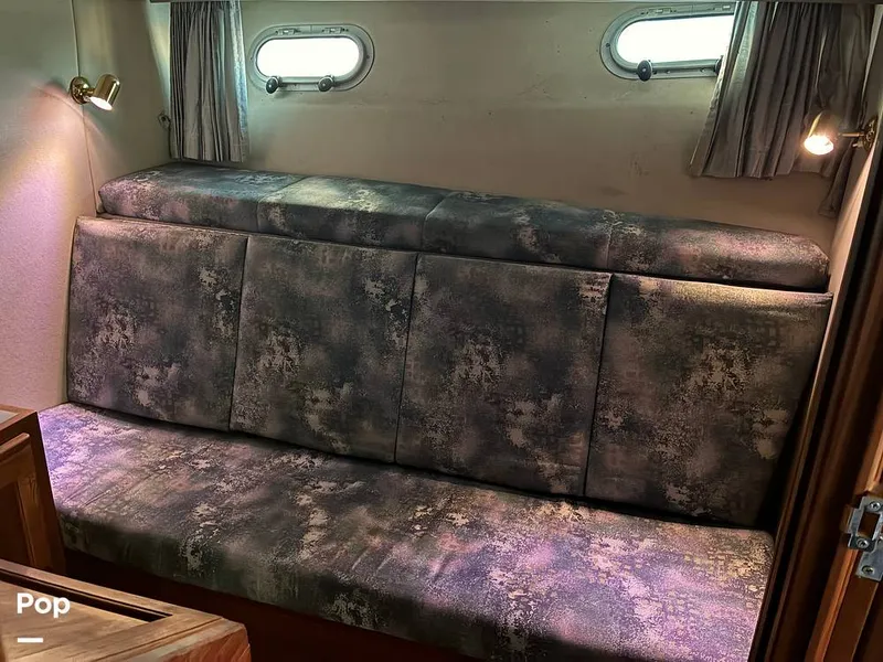 Slide: The Image of Bayliner 4588 Pilothouse 1992 - 16184369