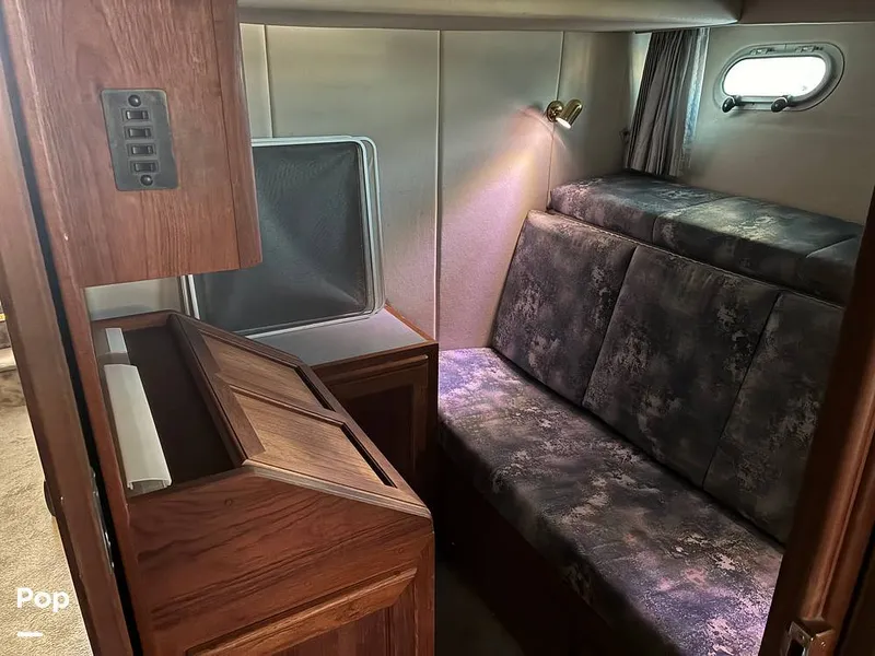 Slide: The Image of Bayliner 4588 Pilothouse 1992 - 16184368