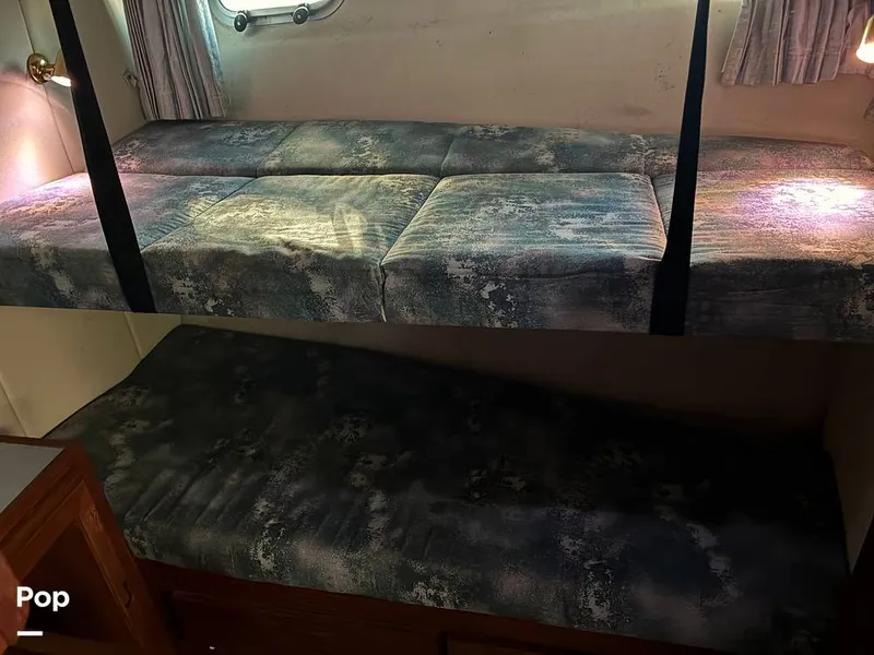 Slide: The Image of Bayliner 4588 Pilothouse 1992 - 16184374