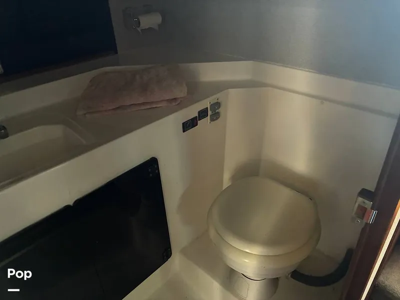 Slide: The Image of Bayliner 4588 Pilothouse 1992 - 16184406