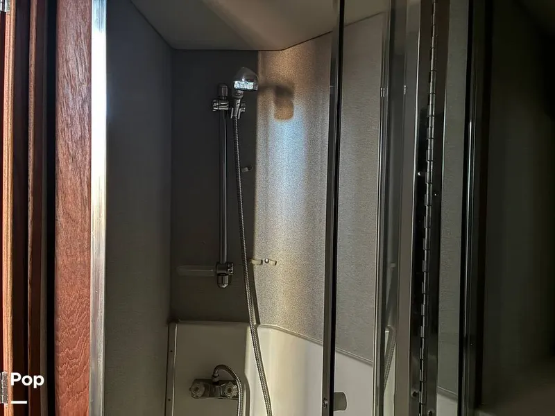 Slide: The Image of Bayliner 4588 Pilothouse 1992 - 16184408