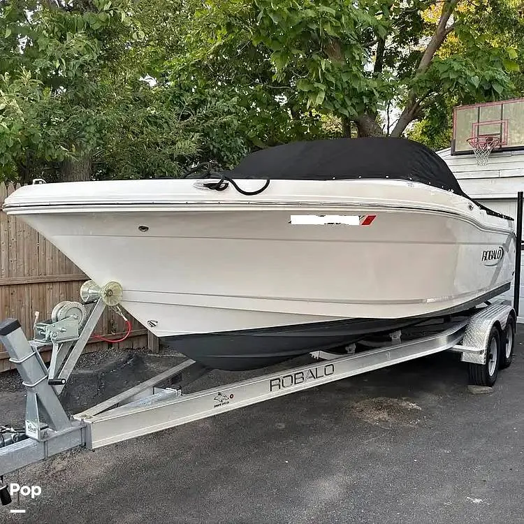 The Image of Robalo R207 2024 - 15984021