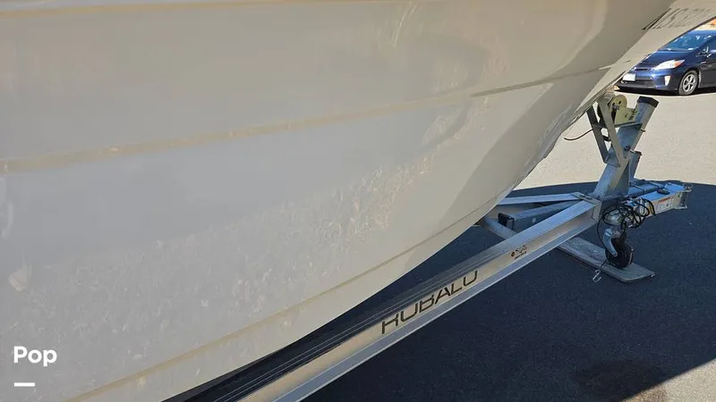 Slide: The Image of Robalo R207 2024 - 15967752