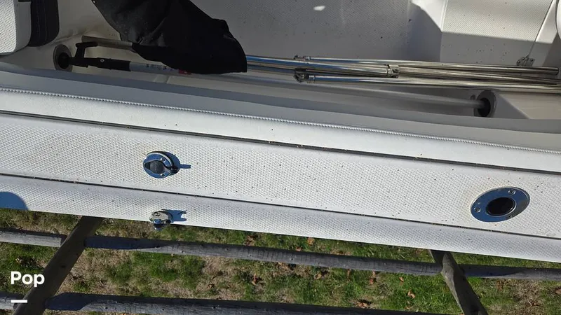 Slide: The Image of Robalo R207 2024 - 15967778