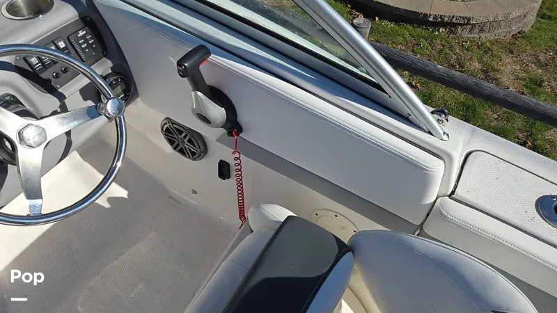 Slide: The Image of Robalo R207 2024 - 15967787