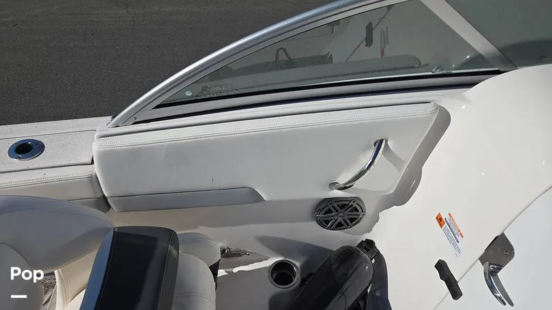 Slide: The Image of Robalo R207 2024 - 15967793