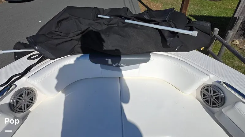 Slide: The Image of Robalo R207 2024 - 15967803