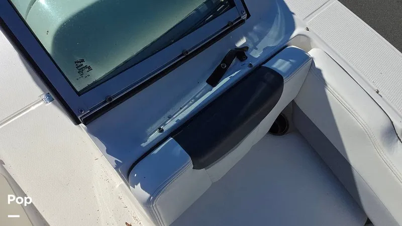 Slide: The Image of Robalo R207 2024 - 15967810