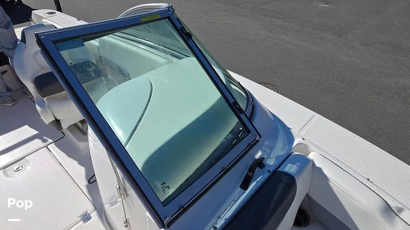 Slide: The Image of Robalo R207 2024 - 15967812