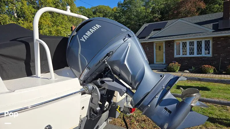 Slide: The Image of Robalo R207 2024 - 15967828