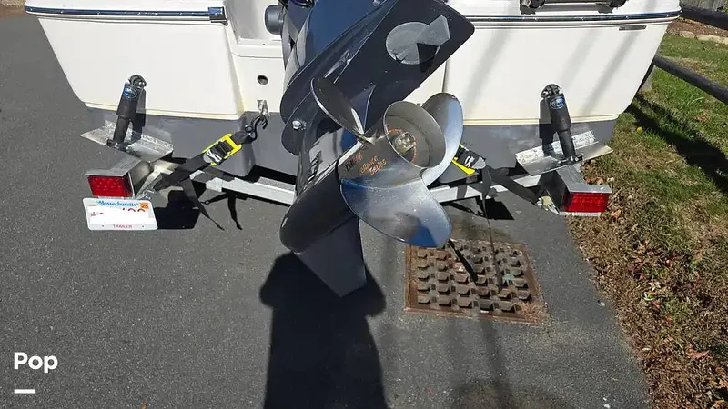 Slide: The Image of Robalo R207 2024 - 15984023