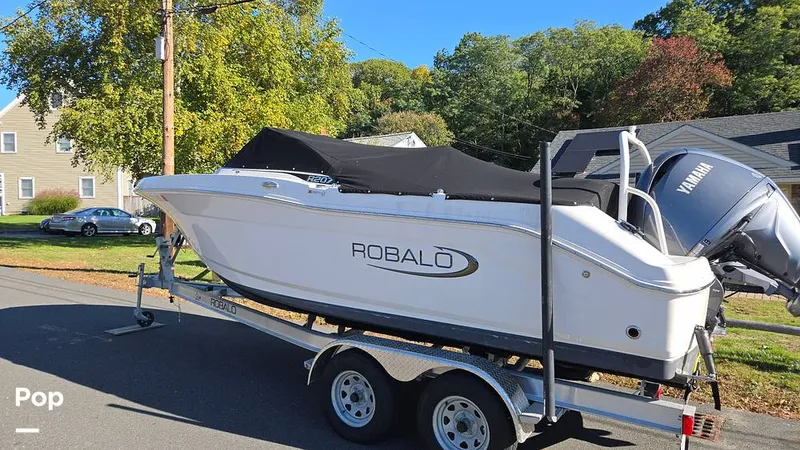 Slide: The Image of Robalo R207 2024 - 15967827