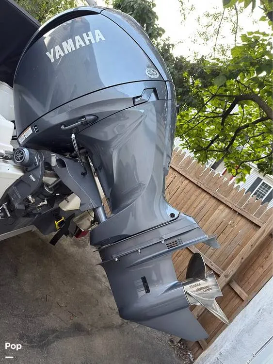 Slide: The Image of Robalo R207 2024 - 15887333