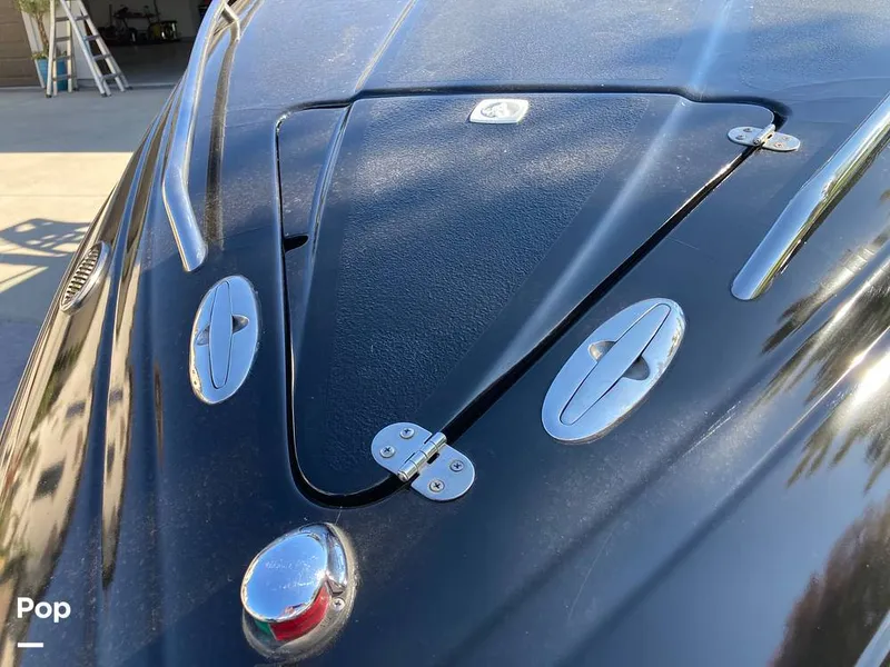 Slide: The Image of Cleats - Pull Up - 15926427