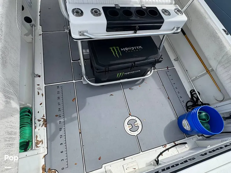 Slide: The Image of Hydra-Sports Vector 2796 CC 2000 - 15919487