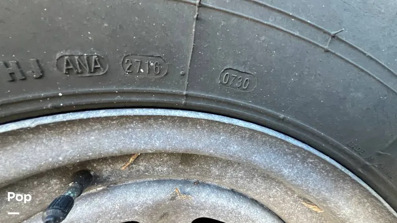 Slide: The Image of Crownline Boats 300 LS 2009 - 15986173