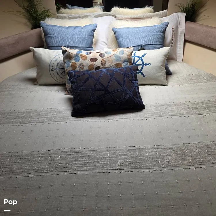 Slide: The Image of Meridian Sedan 341 2008 - 16115240