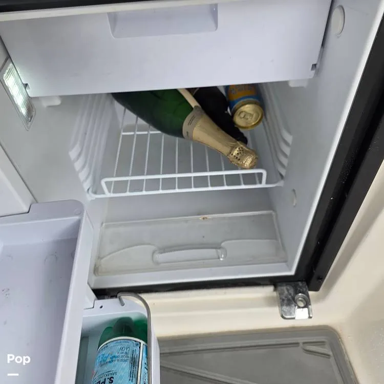 Slide: The Image of Meridian Sedan 341 2008 - 16115346