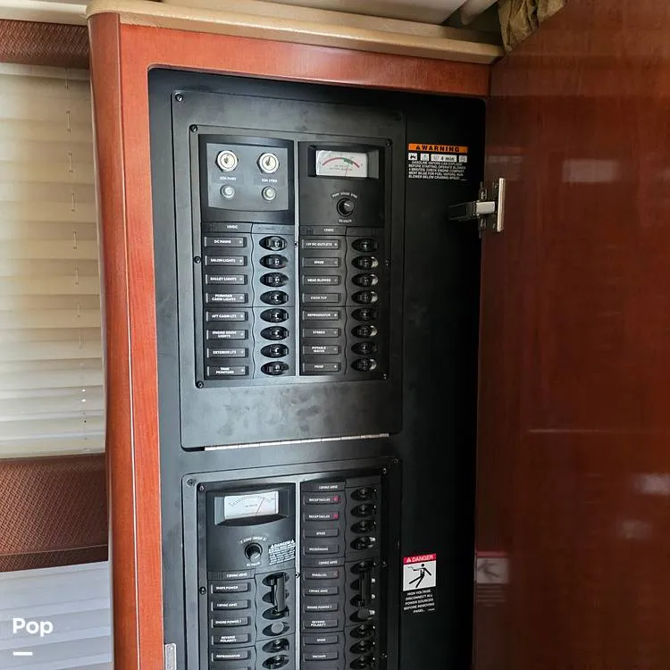 Slide: The Image of Meridian Sedan 341 2008 - 16115390