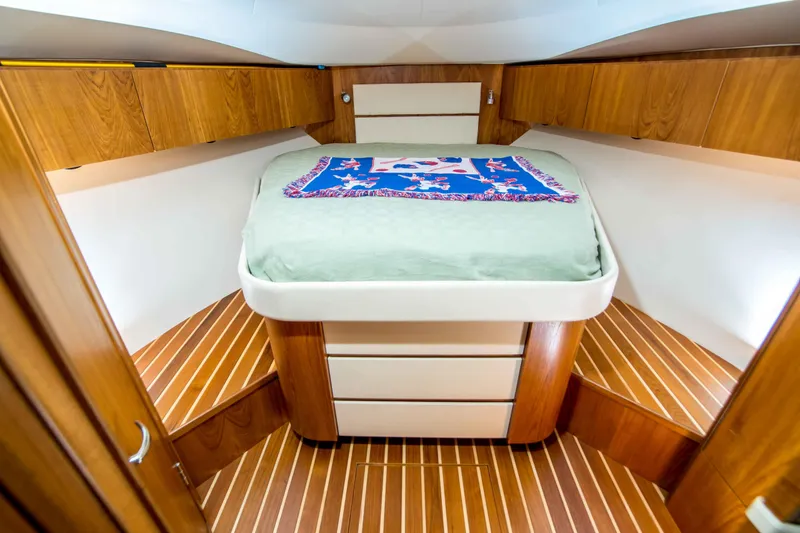 Slide: The Image of Tiara 3900 Open 2011 - 30