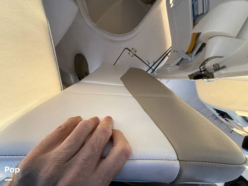 Slide: The Image of Robalo 207 DC 2018 - 15948181