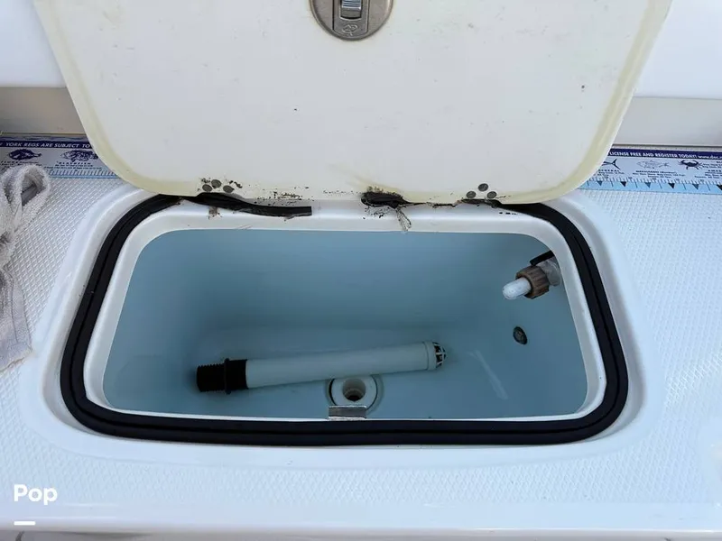 Slide: The Image of Robalo 207 DC 2018 - 15948184