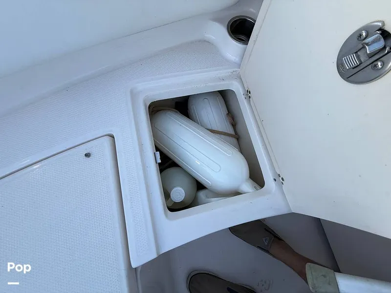 Slide: The Image of Robalo 207 DC 2018 - 15948190