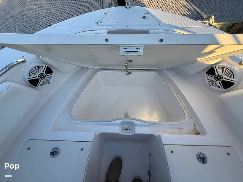 Slide: The Image of Robalo 207 DC 2018 - 15948191