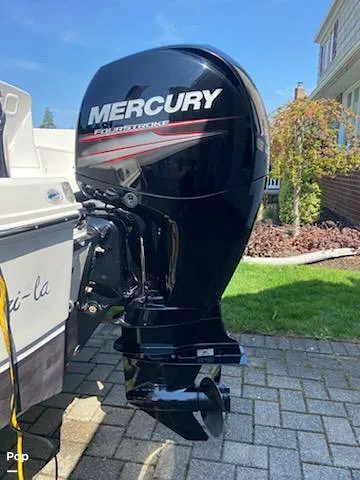 Slide: The Image of Robalo 207 DC 2018 - 15904833