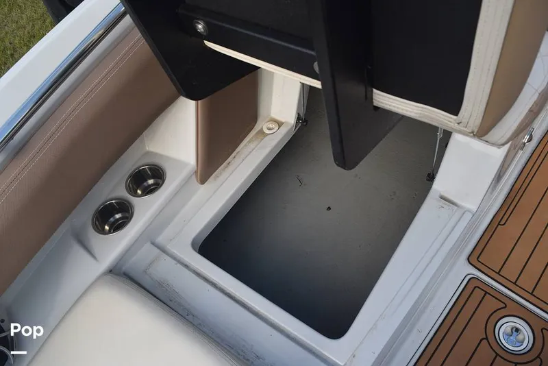 Slide: The Image of Crownline Boats Eclipse E285 2019 - 16041699