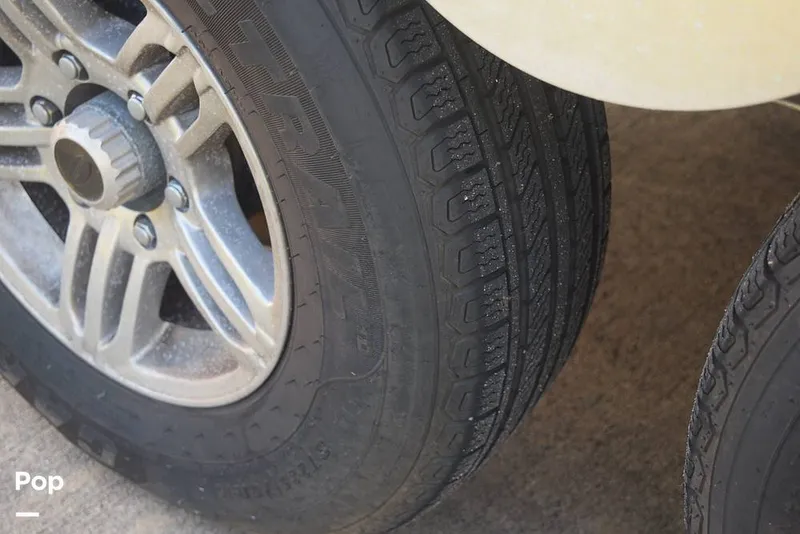 Slide: The Image of Crownline Boats Eclipse E285 2019 - 16041591