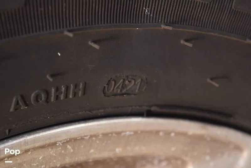 Slide: The Image of Tire Date Code: 0421 - 16041592