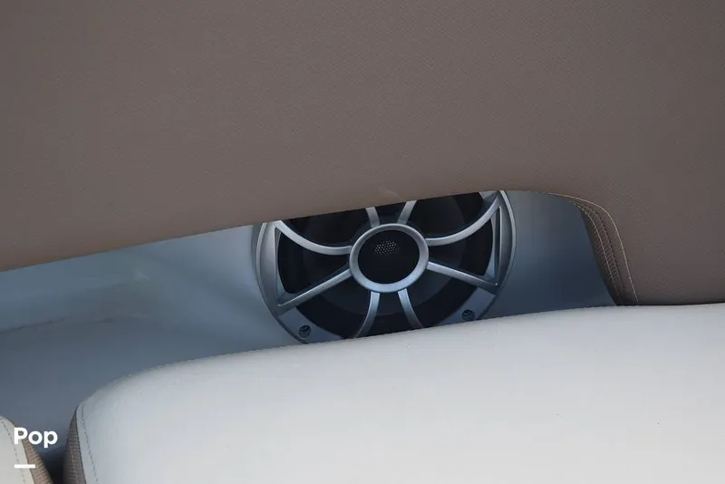 Slide: The Image of Stereo - 16041627