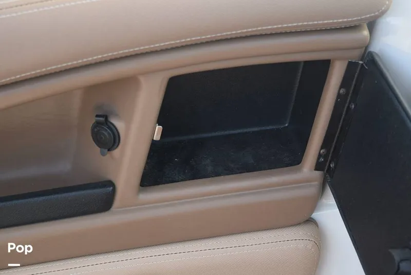 Slide: The Image of Crownline Boats Eclipse E285 2019 - 16041661