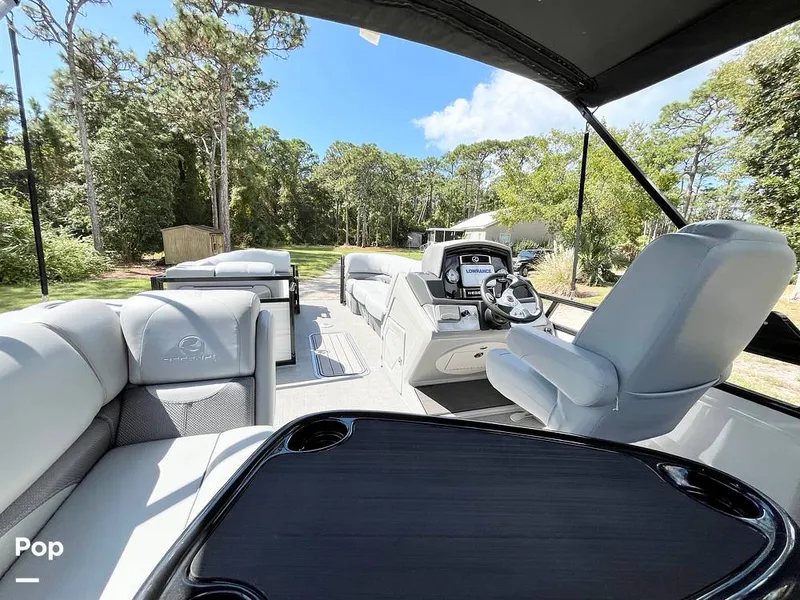 Slide: The Image of Regency 250 DL3 2023 - 15940258