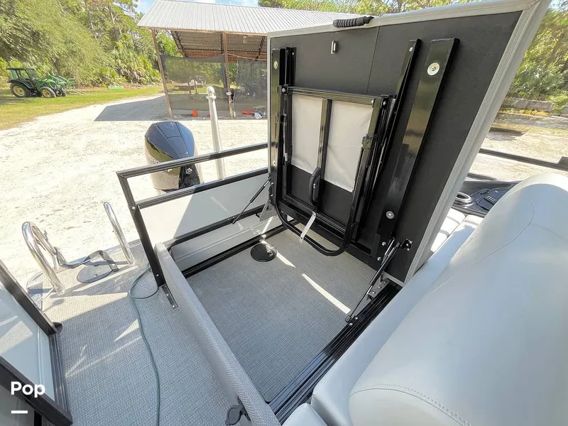 Slide: The Image of Changing Room - Pop up - 15940234