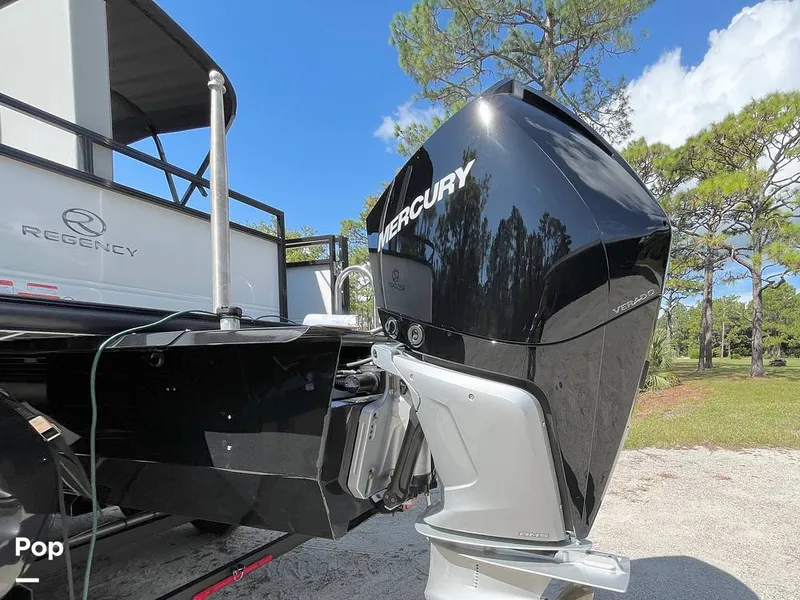 Slide: The Image of Regency 250 DL3 2023 - 15940202