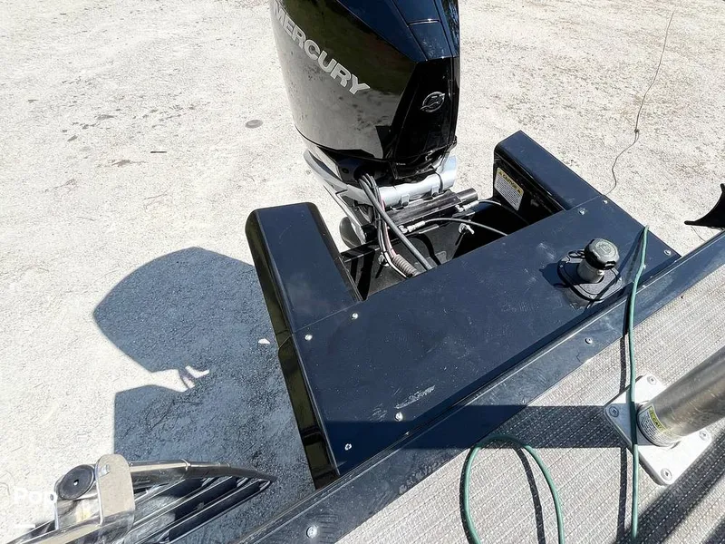 Slide: The Image of Regency 250 DL3 2023 - 15940238