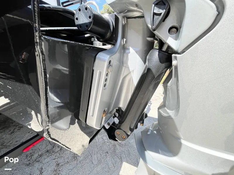 Slide: The Image of Regency 250 DL3 2023 - 15940203