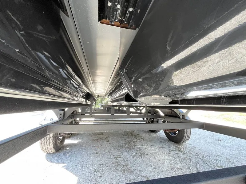 Slide: The Image of Regency 250 DL3 2023 - 15940197