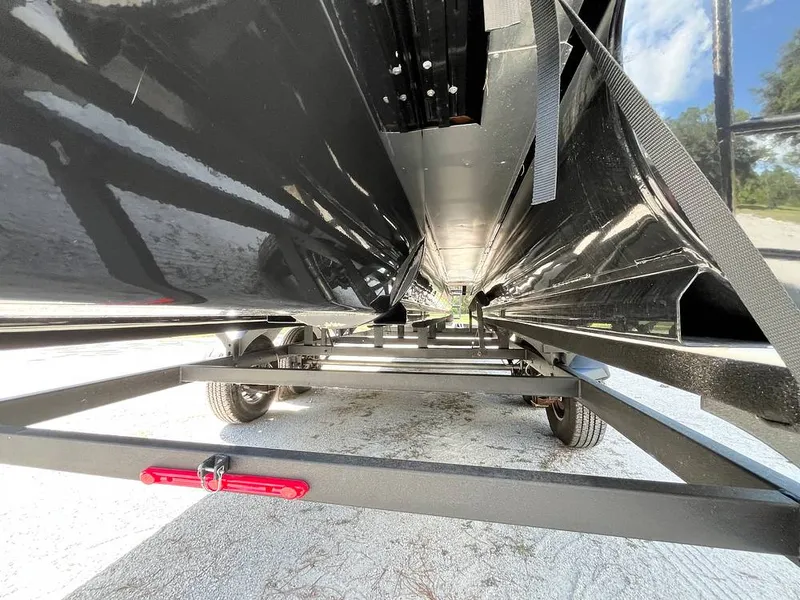 Slide: The Image of Regency 250 DL3 2023 - 15940198