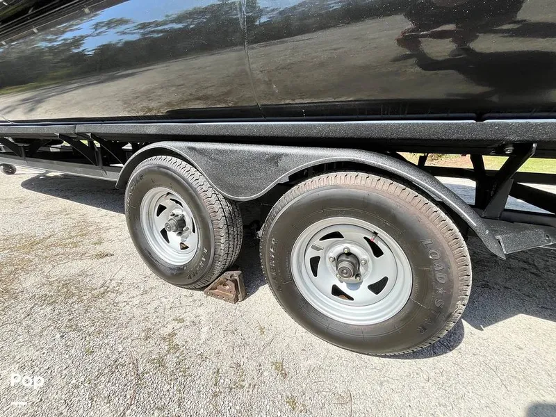 Slide: The Image of Regency 250 DL3 2023 - 15940207