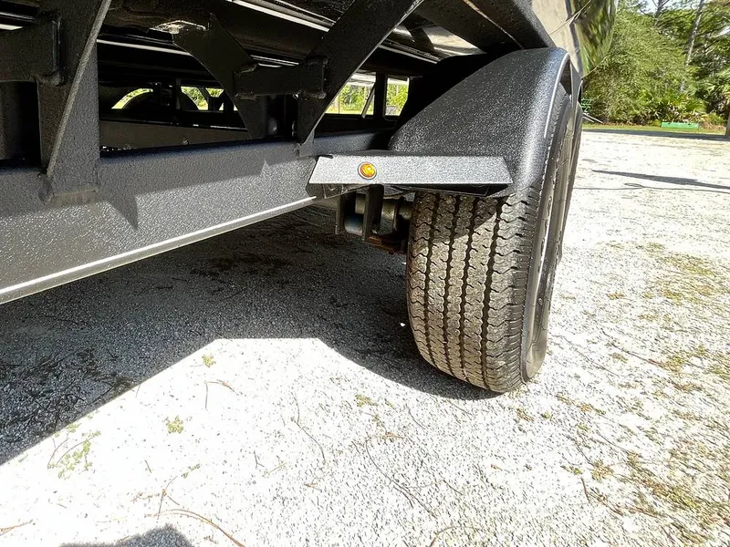 Slide: The Image of Regency 250 DL3 2023 - 15940208