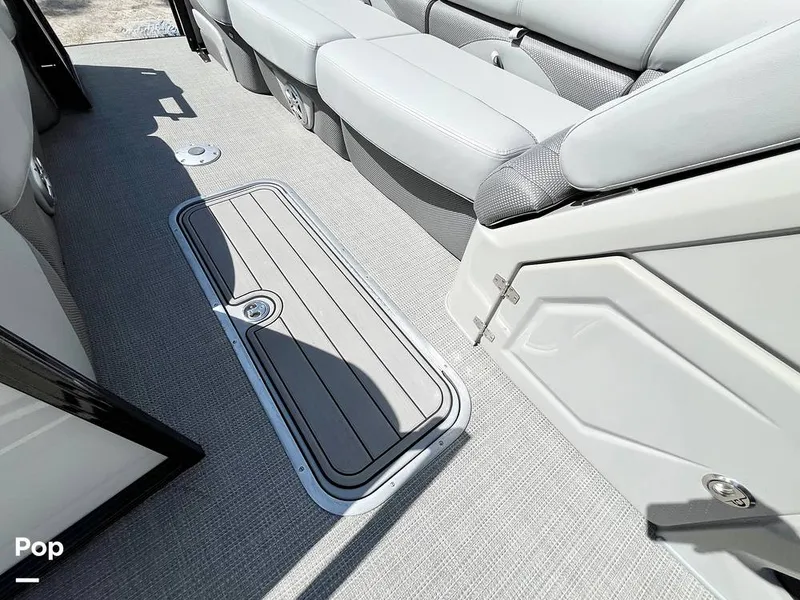 Slide: The Image of Ski Locker - 15940247