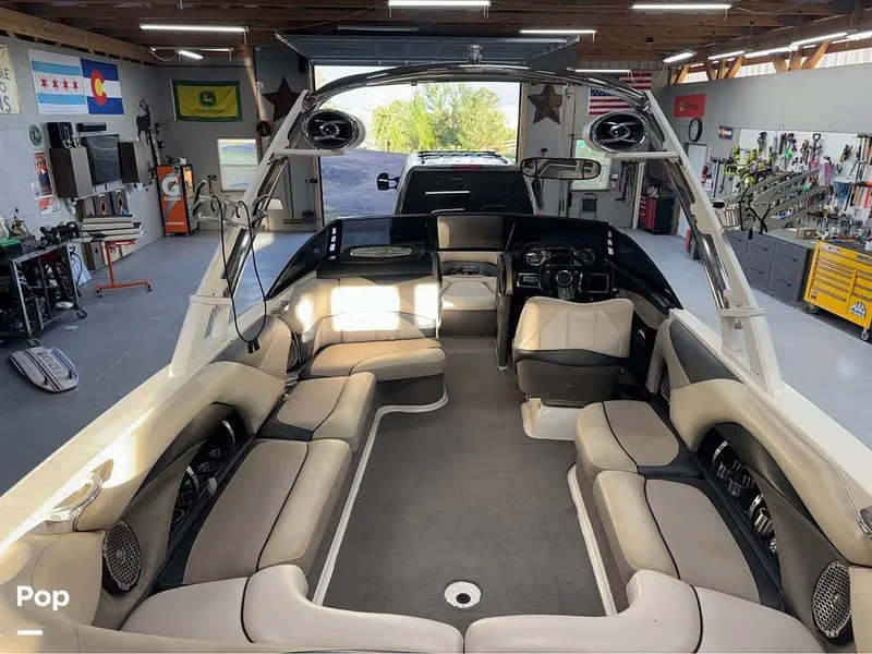 Slide: The Image of Malibu Wakesetter 247 LSV 2011 - 15902351