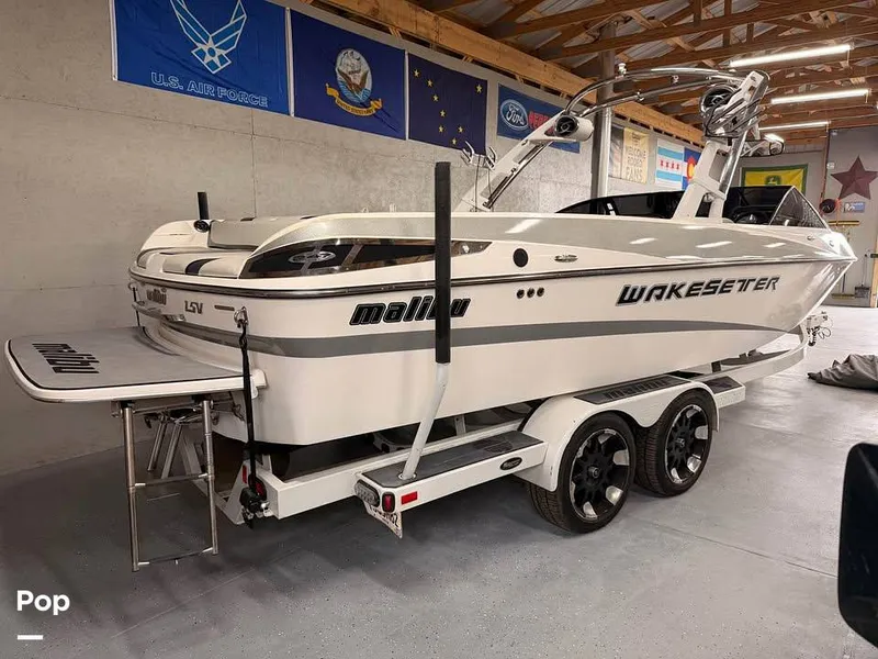 Slide: The Image of Malibu Wakesetter 247 LSV 2011 - 15943672